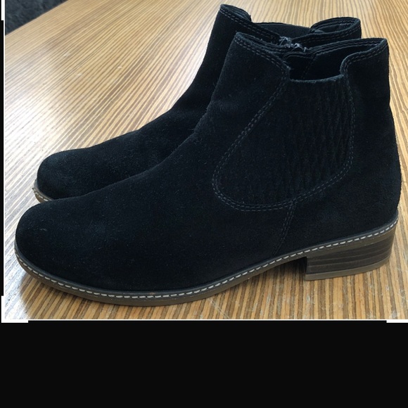 Gabor Black Suede Chelsea Ankle Boots Booties - Picture 1 of 8